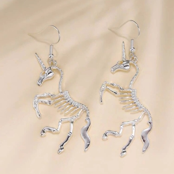 🦄 Awesome Unicorn skeleton drop earrings 💀 - Picture 7 of 12